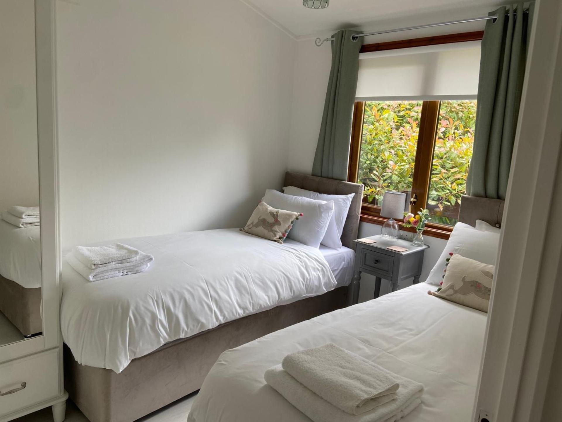 Walled Garden Lodges Loch Lomond Balloch Exterior photo
