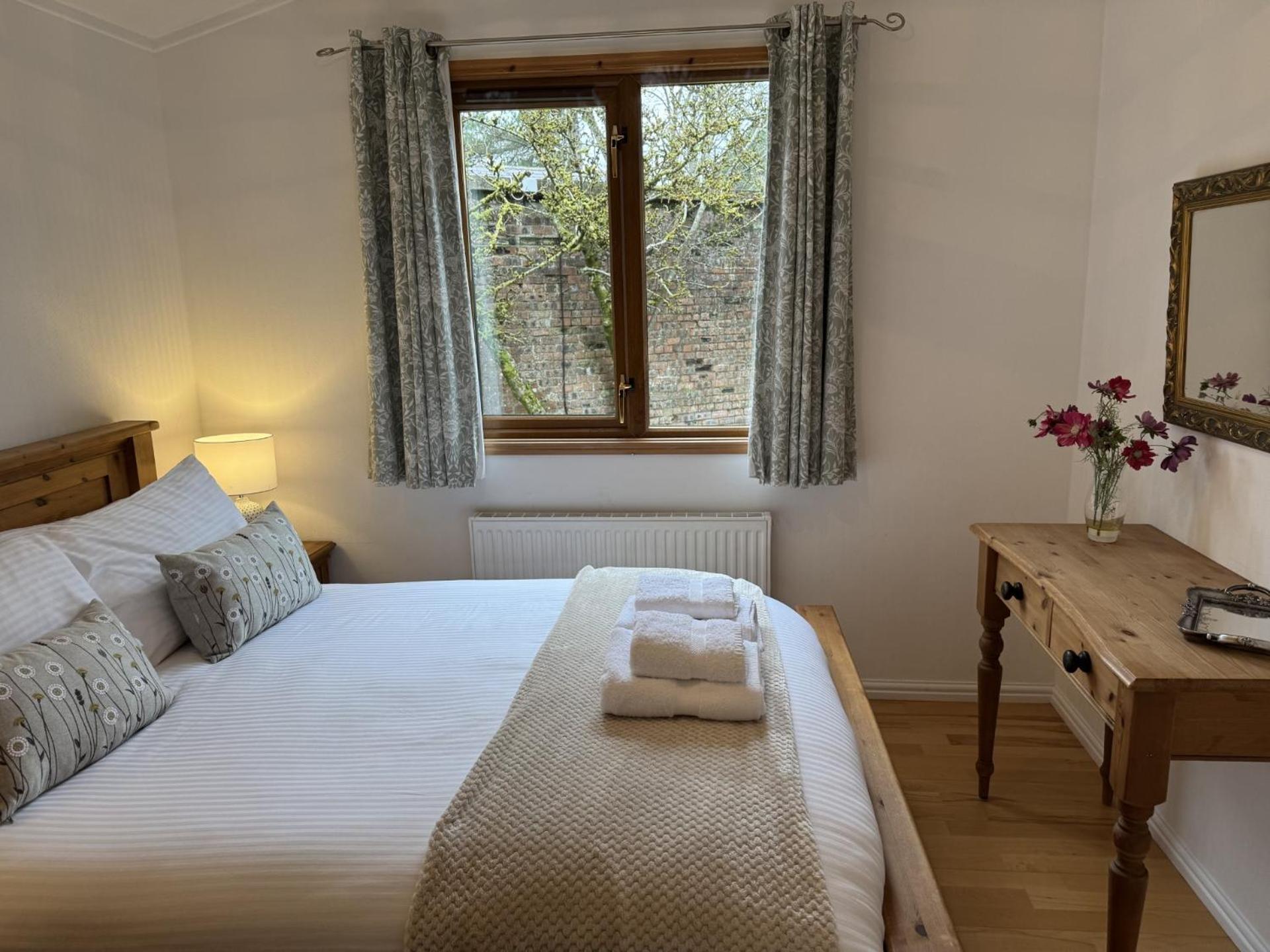 Walled Garden Lodges Loch Lomond Balloch Exterior photo